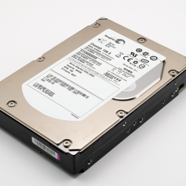Seagate Cheetah 15K.5 SCSI hard drive with metal casing, advanced technology for data storage.